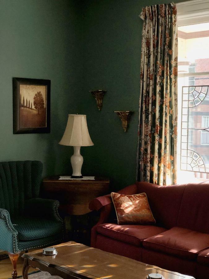 Mahogany Manor Bed & Breakfast Saint John Buitenkant foto